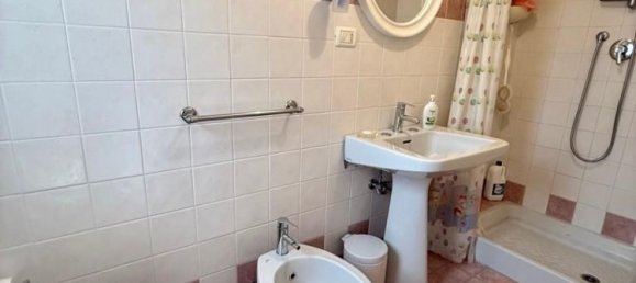 Casa de 2 divisões em Massa, Italy N.º 284397 22