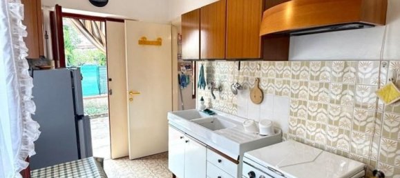 Casa de 2 divisões em Massa, Italy N.º 284397 18