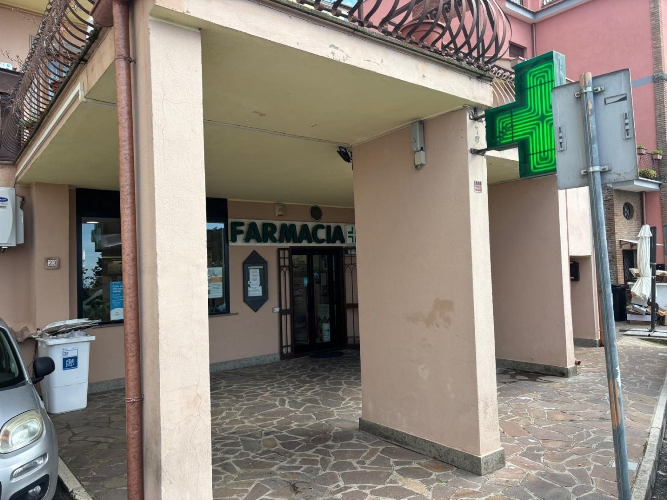 110m² Commercial property in Rocca di Papa, Italy No. 163652