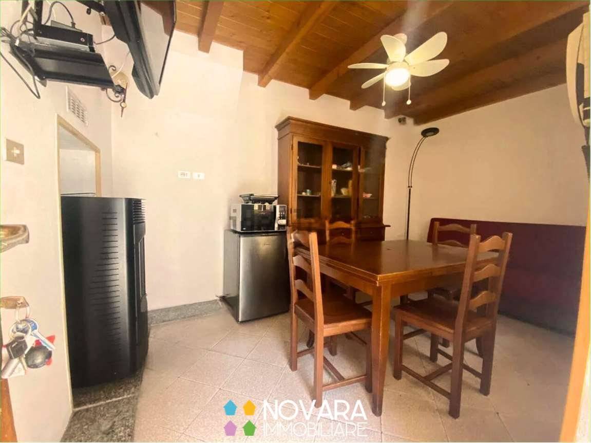 Apartamento de 2 habitaciónes en Stresa, Italy No. 390558