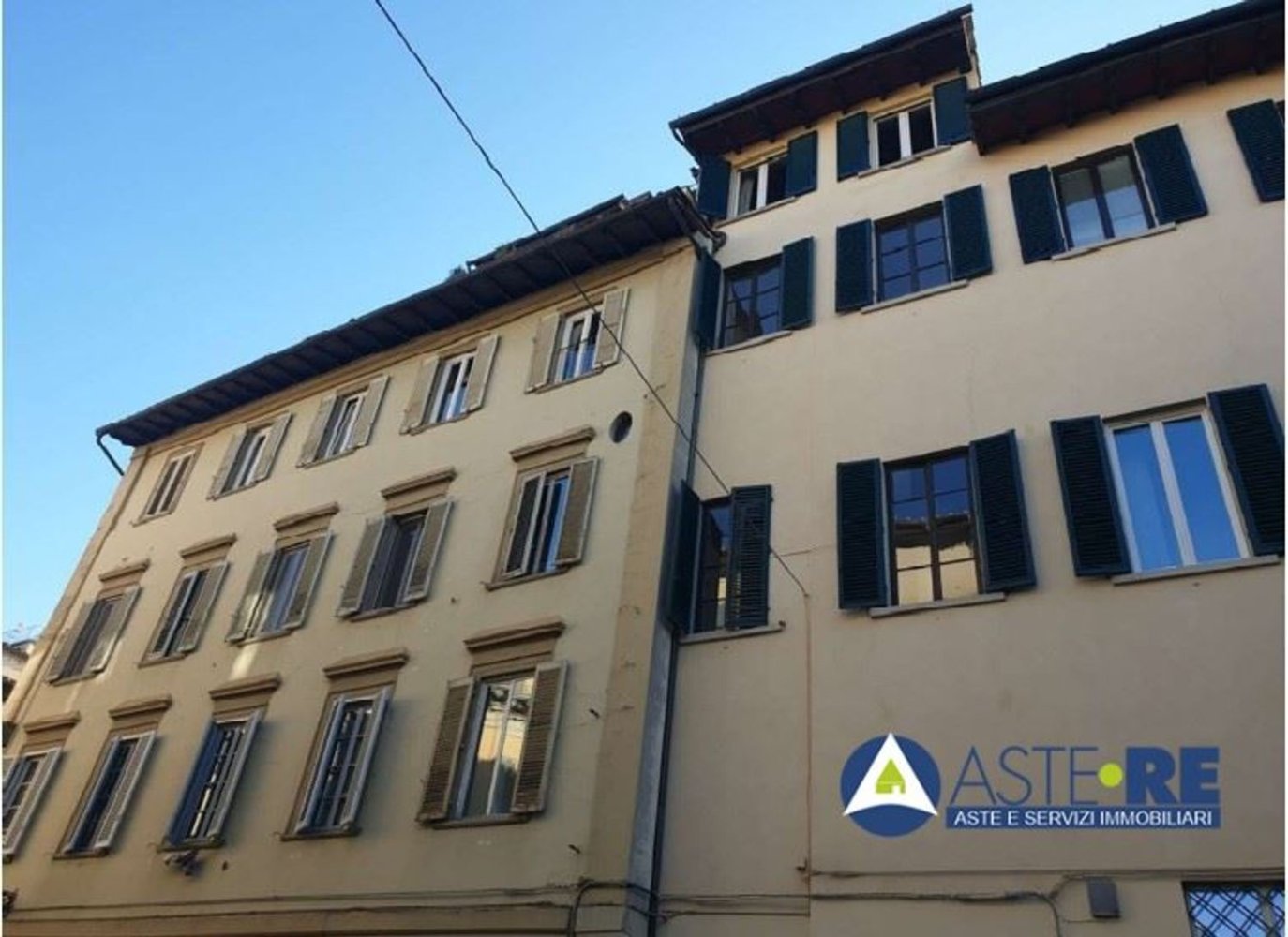 7 rooms Apartment in Florence, Italy No. 190772