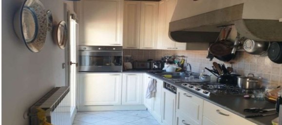 7 rooms Apartment in Florence, Italy No. 190772 3