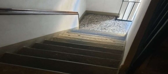 7 rooms Apartment in Florence, Italy No. 190772 2