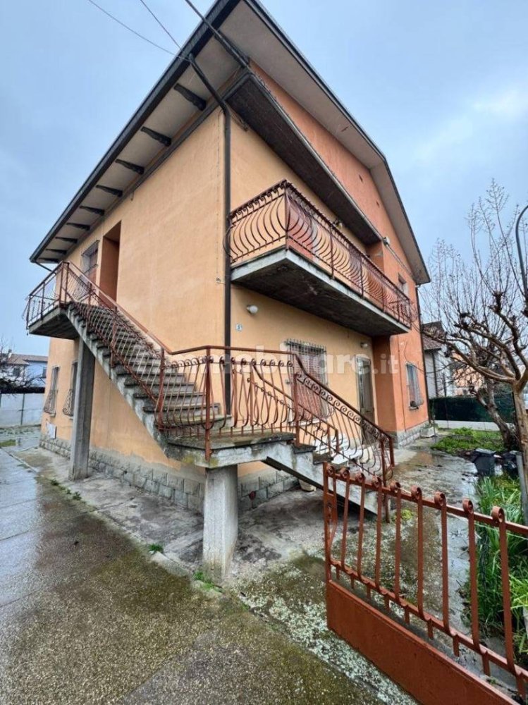 4 bedrooms Villa in Ravenna, Italy No. 77350