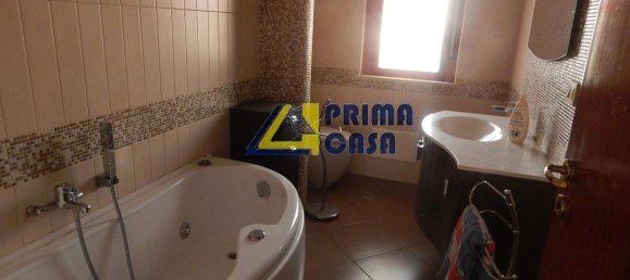 3 rooms Apartment in Catanzaro, Italy No. 134584 4