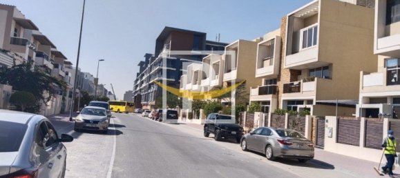 4 bedrooms Townhouse in Jumeirah Village Circle, UAE No. 9071 9
