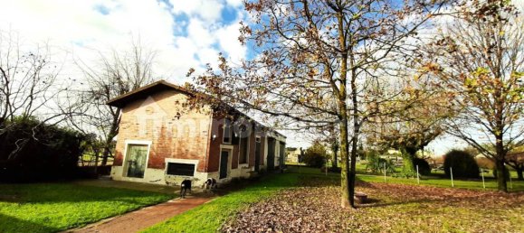 5 bedrooms House in Solarolo, Italy No. 20546 30