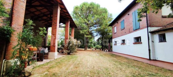 5 bedrooms House in Solarolo, Italy No. 20546 27