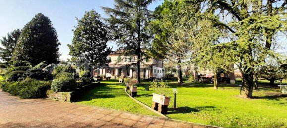 5 bedrooms House in Solarolo, Italy No. 20546 32