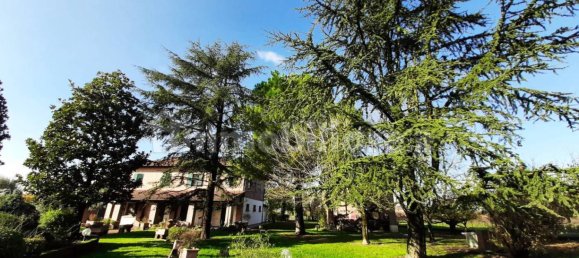 5 bedrooms House in Solarolo, Italy No. 20546 31