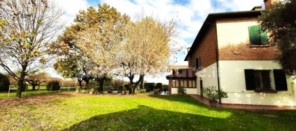 5 bedrooms House in Solarolo, Italy No. 20546 3