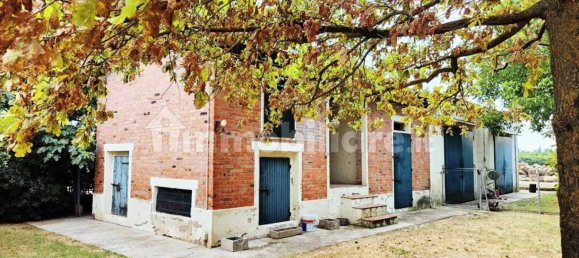 5 bedrooms House in Solarolo, Italy No. 20546 34