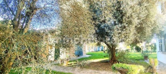 5 bedrooms House in Solarolo, Italy No. 20546 36