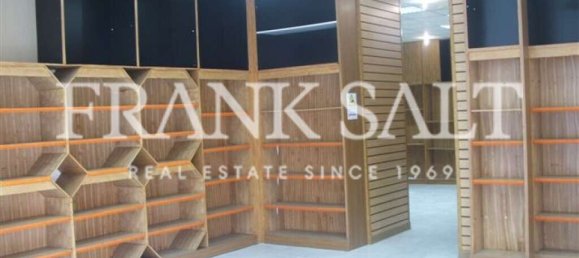 Tienda en Fgura, Malta 200 m² No. 13427 3