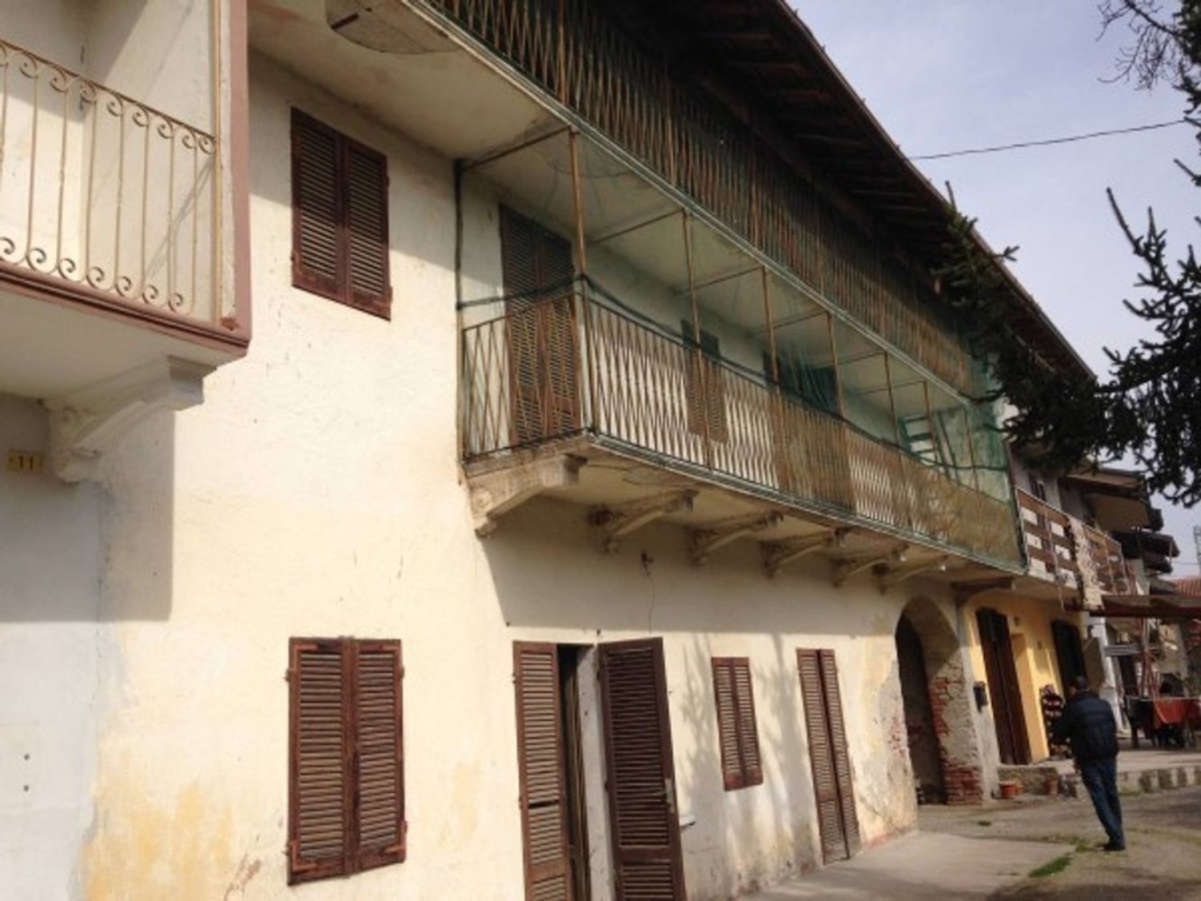 6 rooms House in Suno, Italy No. 207892