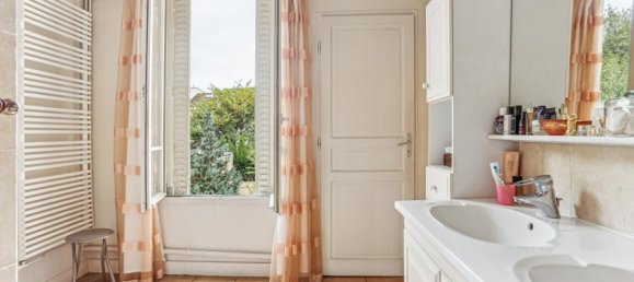 4 Schlafzimmer Schlösser in Montreuil, France, Nr. 114581 13