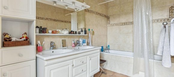 4 Schlafzimmer Schlösser in Montreuil, France, Nr. 114581 14