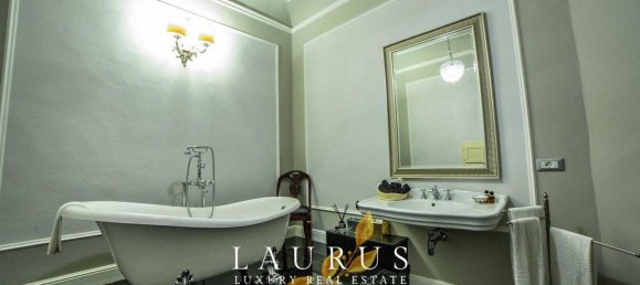 5 rooms Apartment in Florence, Italy No. 195302 28