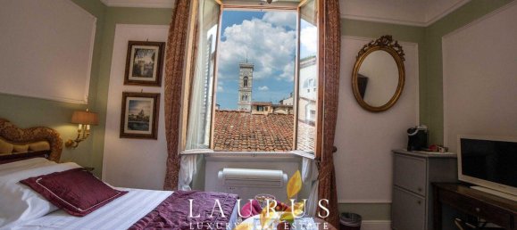 5 rooms Apartment in Florence, Italy No. 195302 3