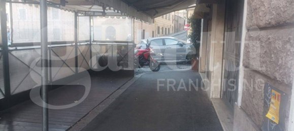 Propiedad comercial de 1 habitación en Rome, Italy No. 223997 26