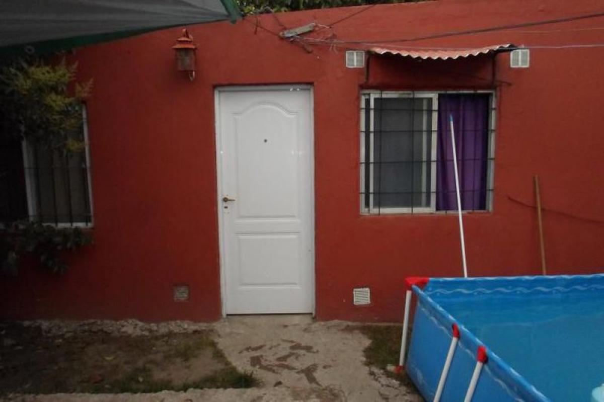 2 bedrooms House in Moreno, Argentina No. 11037