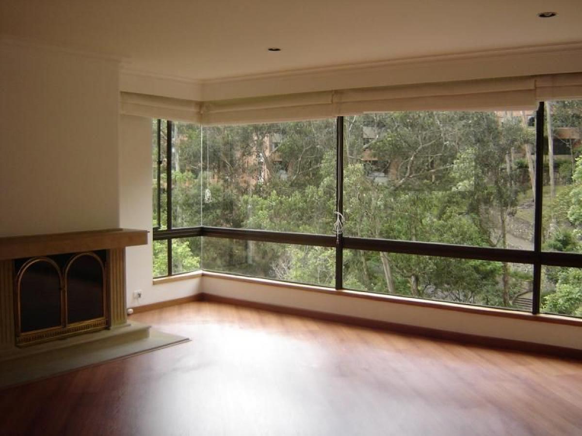 Casa de 3 dormitorios en Bogotá, Colombia No. 12226