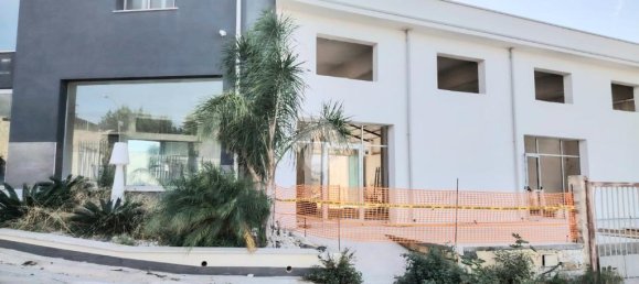 Коммерческая недвижимость с 2 комнатами в Алькамо, Италия № 49631 2