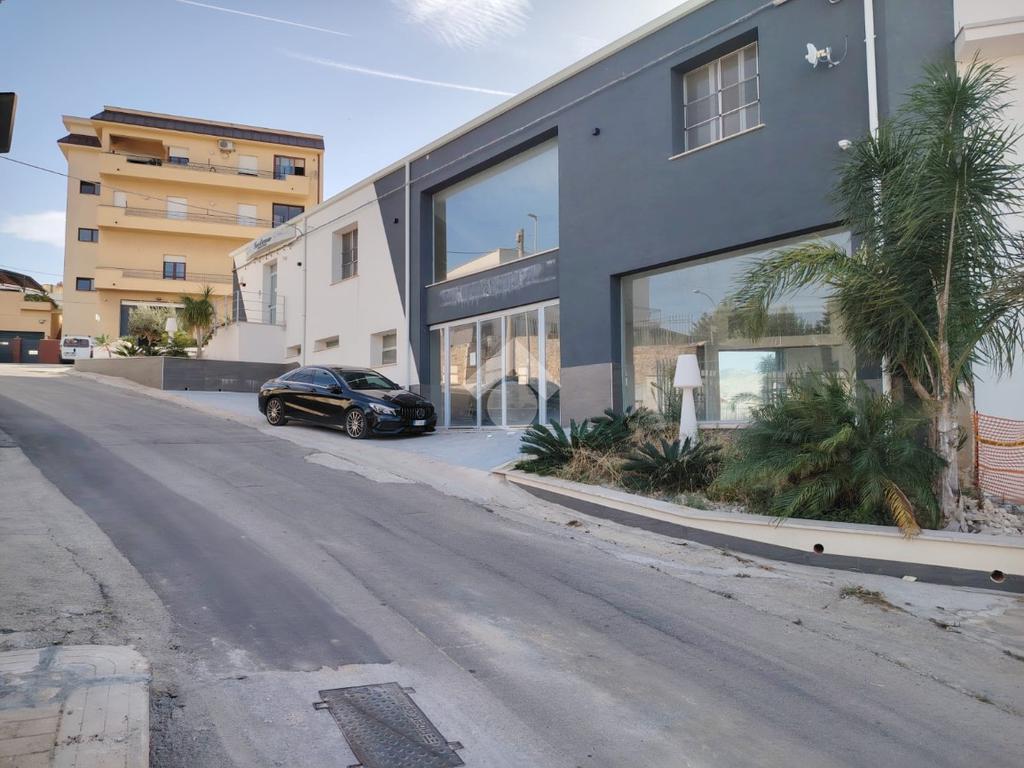 Коммерческая недвижимость с 2 комнатами в Алькамо, Италия № 49631