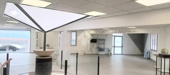 Коммерческая недвижимость с 2 комнатами в Алькамо, Италия № 49631 10