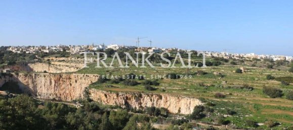 3 bedrooms Penthouse in San Gwann, Malta No. 4983 3