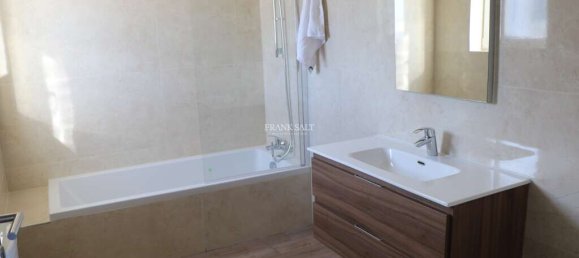 3 bedrooms Penthouse in San Gwann, Malta No. 4983 11