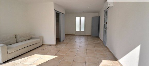 Villa de 2 dormitorios en Saint-Georges-d'Orques, France No. 318896 4