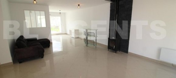 5 bedrooms House in Seine-et-Marne, France No. 283526 4