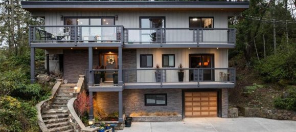 3 bedrooms House in British Columbia, Canada No. 1162 6