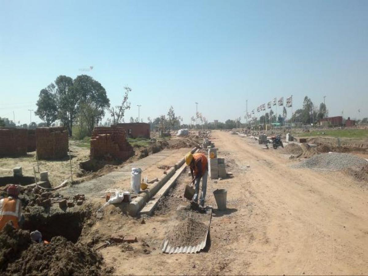  Land in Chandigarh, India No. 33795