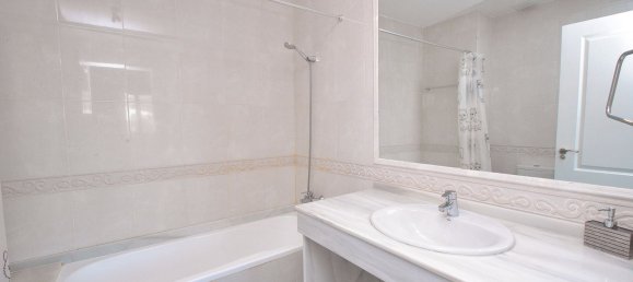 4 bedrooms Townhouse in Marbella, Spain No. 137703 14