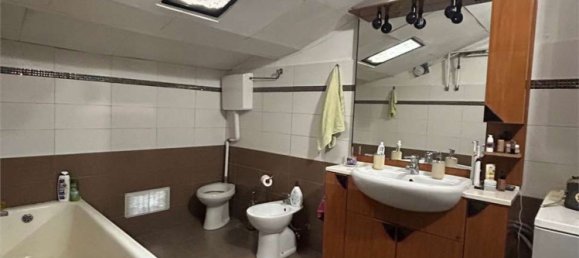 5 rooms Apartment in Vignola, Italy No. 224516 17