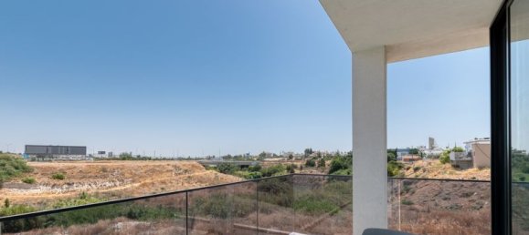 4 bedrooms Villa in Aradippou, Cyprus No. 9453 11