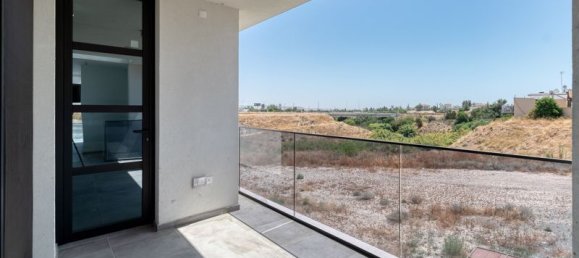 4 bedrooms Villa in Aradippou, Cyprus No. 9453 17