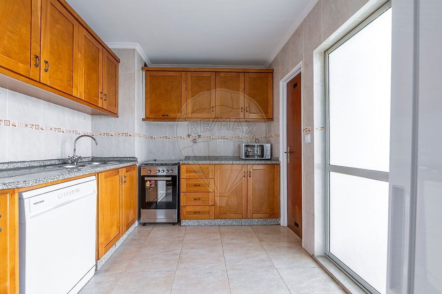 3 Schlafzimmer Wohnung in Loures, Portugal, Nr. 227013