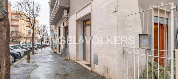 2 rooms Commercial property in Rome, Italy No. 103836 14