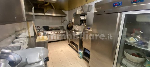 Коммерческая недвижимость с 1 комнатой в Рим, Италия № 113212 8