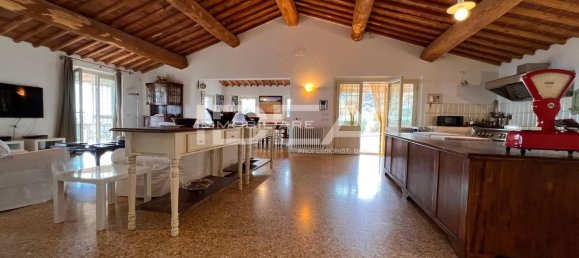 8 rooms Villa in Lucca, Italy No. 165652 6