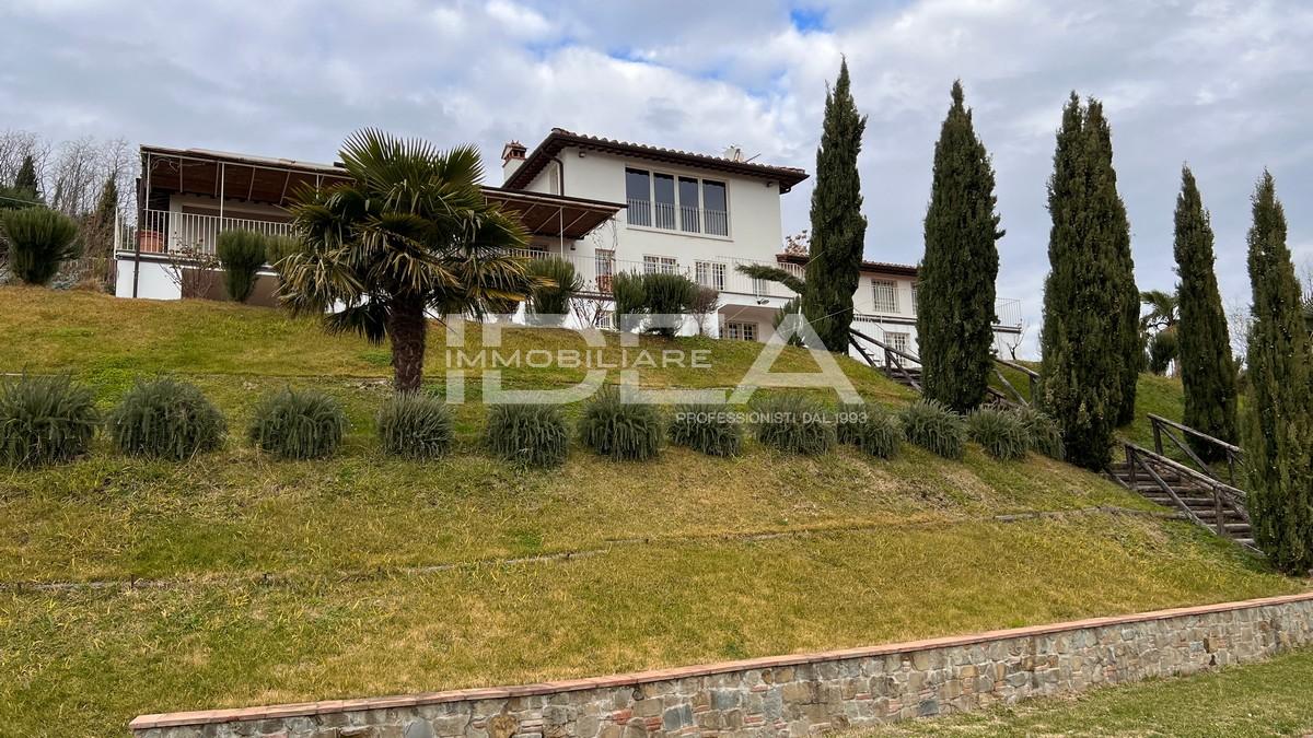 8 rooms Villa in Lucca, Italy No. 165652