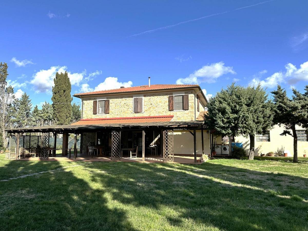 10 bedrooms House in Monteverdi Marittimo, Italy No. 1270