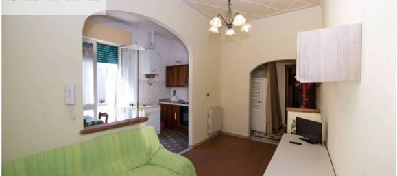 Apartamento de 2 dormitorios en Viareggio, Italy No. 42883 2