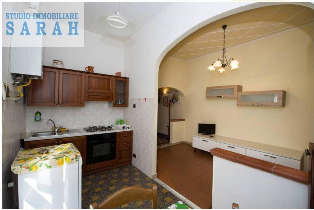 Apartamento de 2 dormitorios en Viareggio, Italy No. 42883