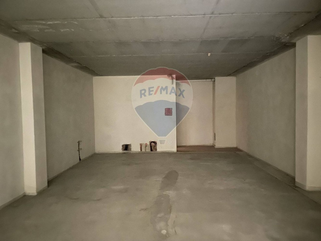 1 room Commercial property in Belluno, Italy No. 64411