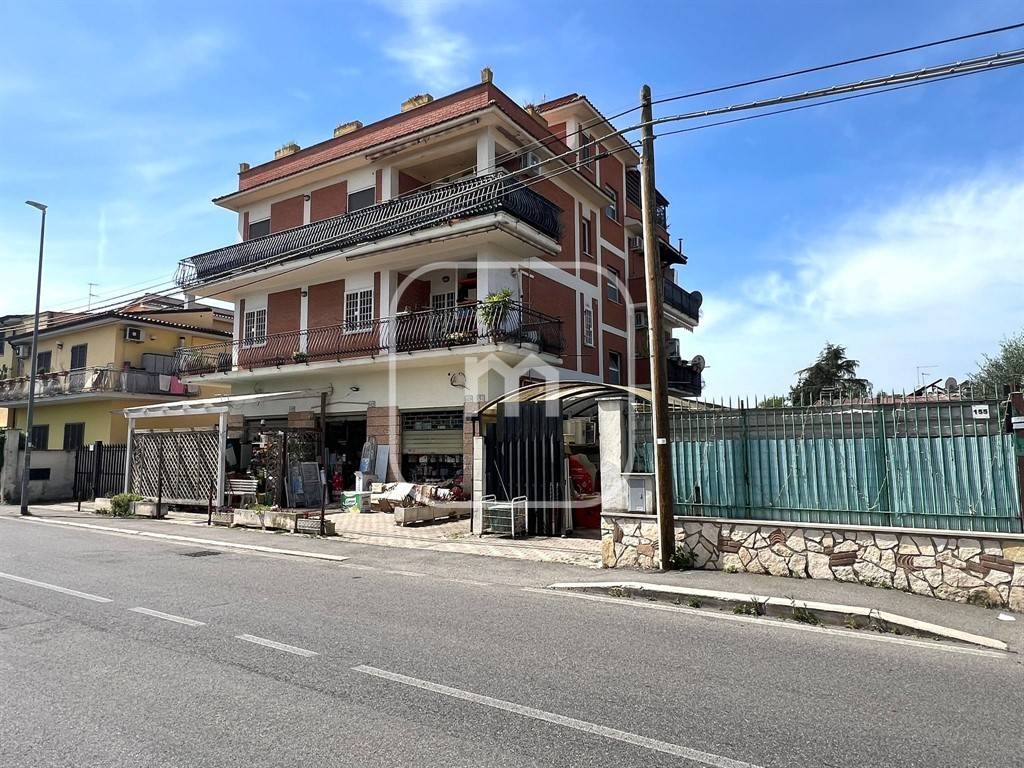 2 bedrooms Apartment in Rome, Italy No. 350286