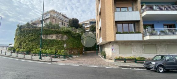 6-salle Appartement à Naples, Italy No. 78801 2